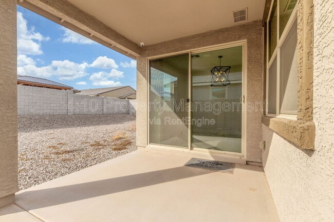 Building Photo - 35395 W Catalan St