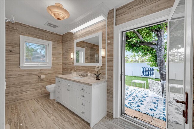 Building Photo - 1401 S Ocean Dr