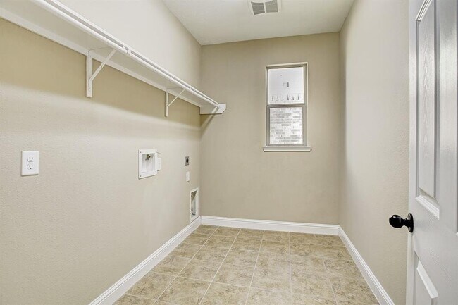 Building Photo - 11022 Avery Oaks Ln