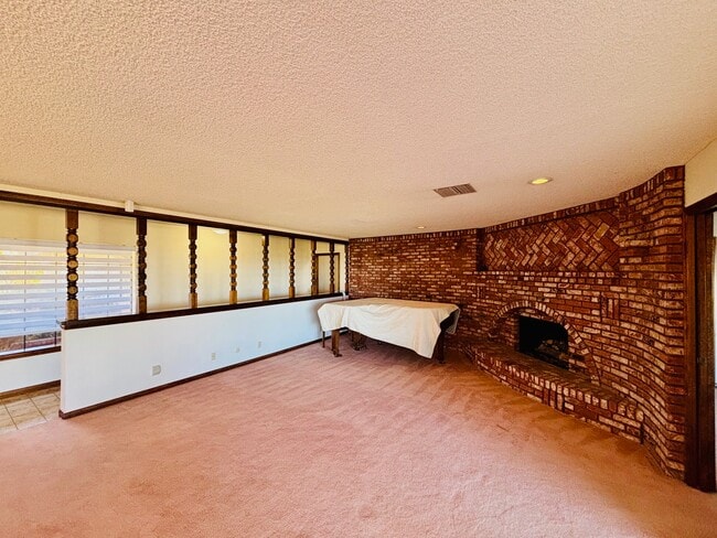 Building Photo - 527 Westlake Dr