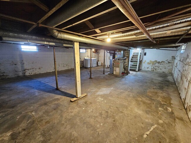 Building Photo - 3022 Hartzer St