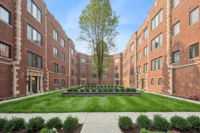 Building Photo - 1337 W Estes Ave