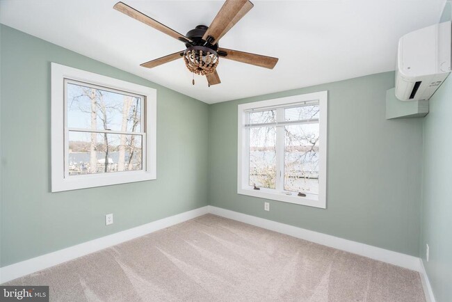 Building Photo - 26 Park Ln