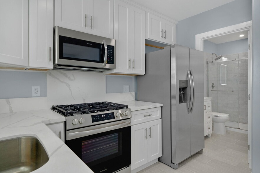 Building Photo - 9328 Firebird Ave