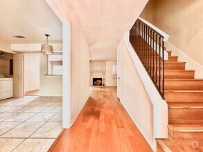 Building Photo - 2106 Kipling Dr