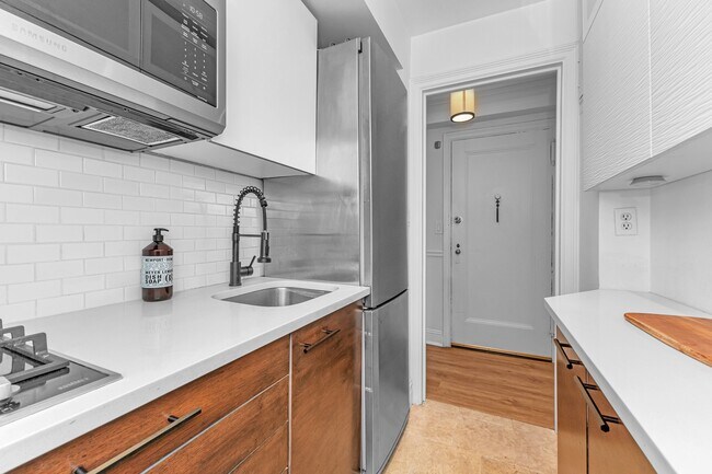 Building Photo - 400 E 59th St