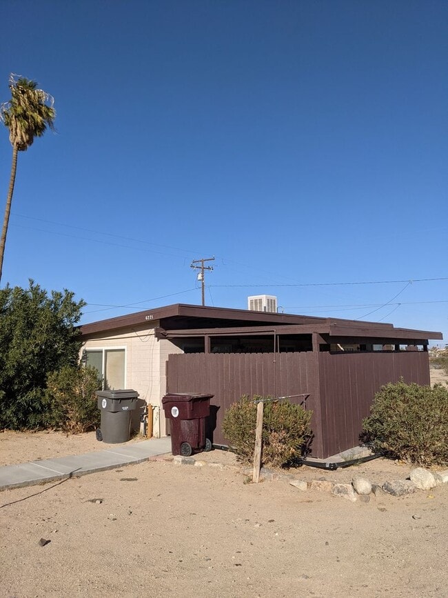 Building Photo - One Bedroom One Bath Home