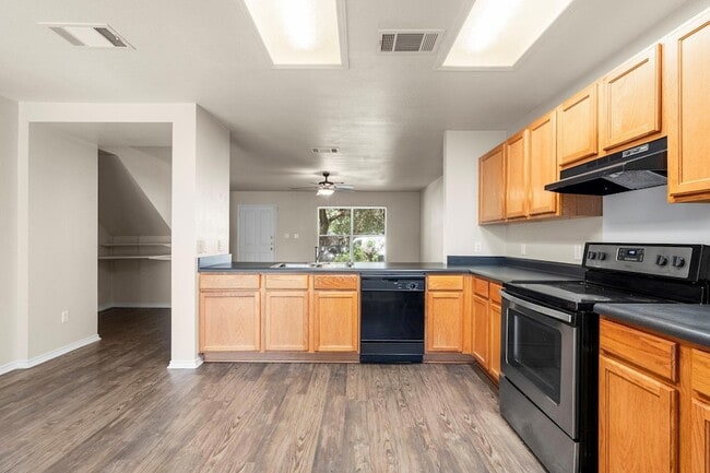 Building Photo - 10643 Marshitahs Way
