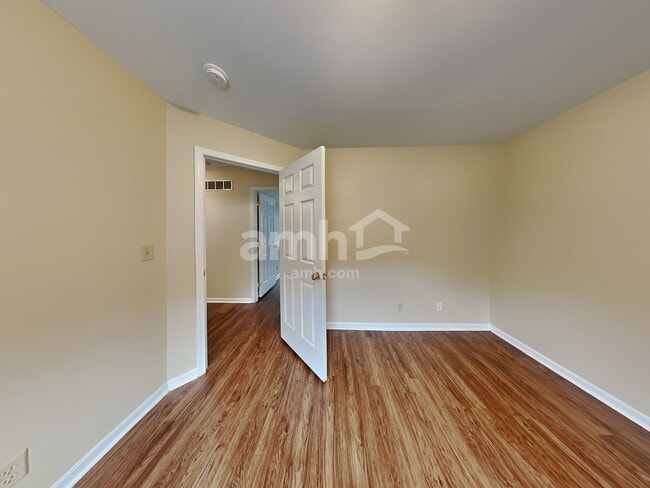Building Photo - 10550 Williamswoods Dr
