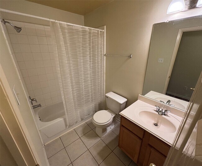 Building Photo - 6302 Ballina Meadows Ct