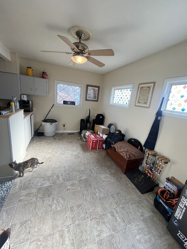 Building Photo - 424 Grover St