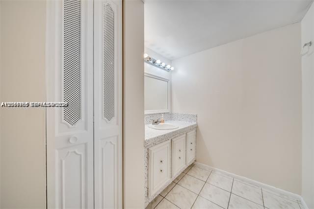 Building Photo - 4848 NW 24th Ct