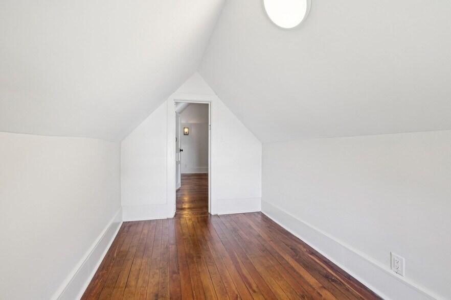 Building Photo - 911 S High St