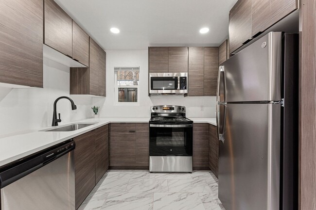 Building Photo - 1224 Jay St