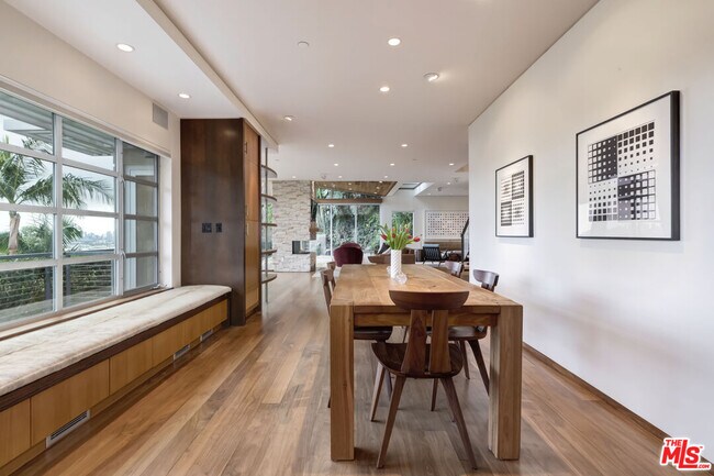 Building Photo - 1625 N Crescent Heights Blvd