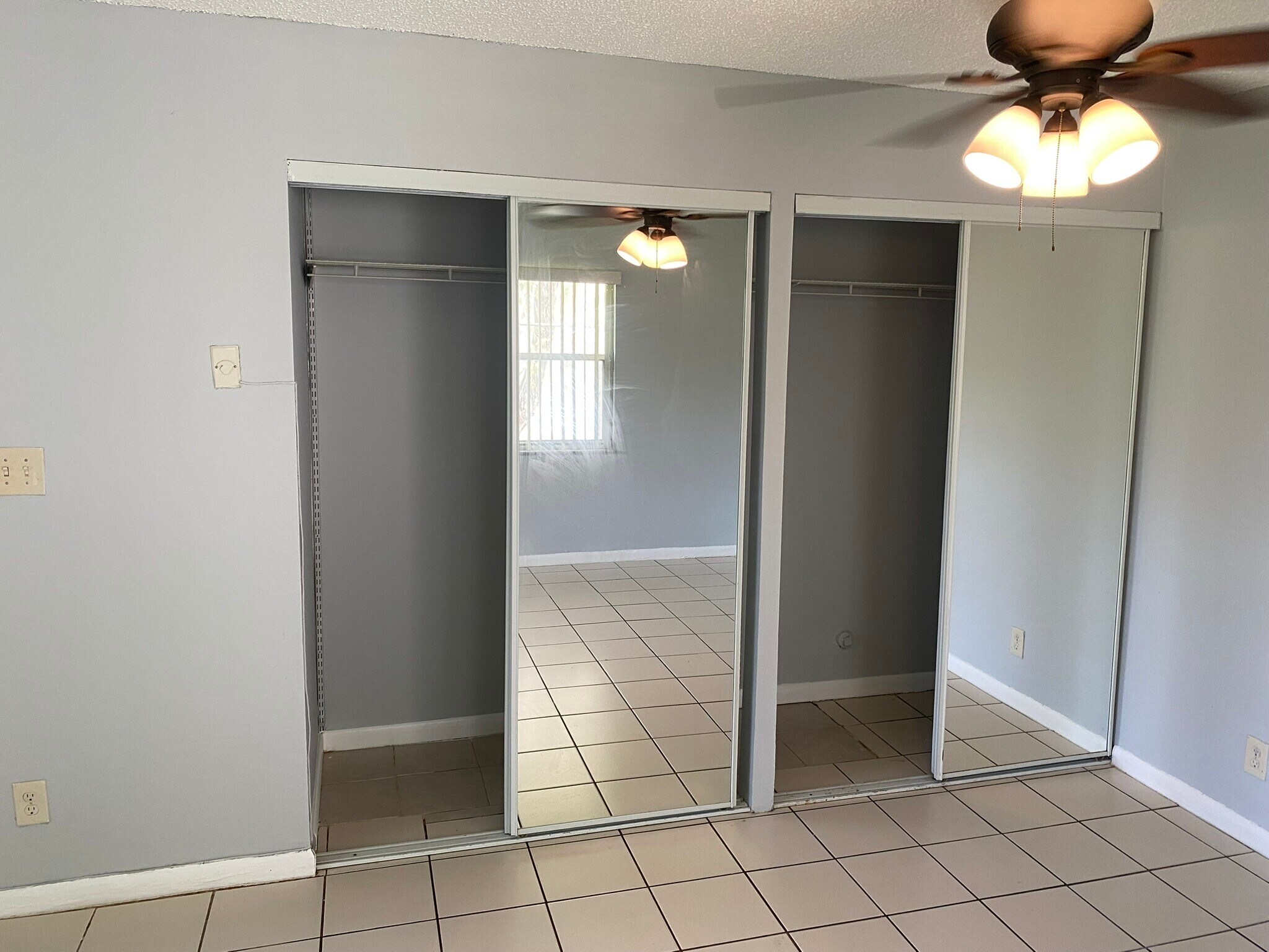 Building Photo - 3483 Coral Springs Dr