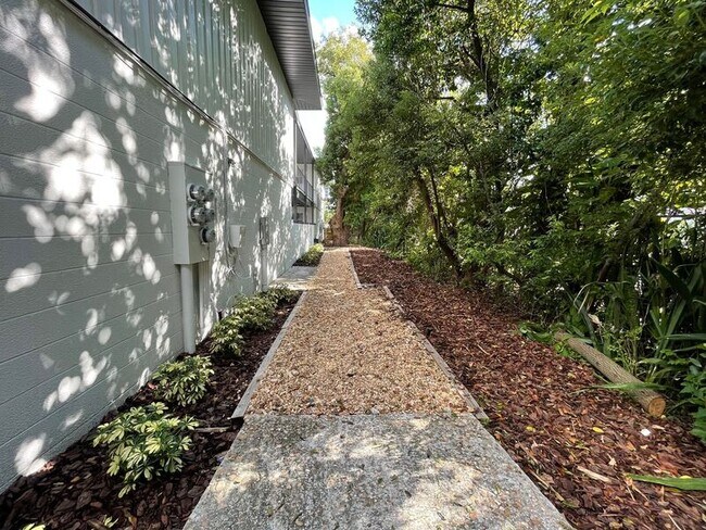 Building Photo - 129 E Amelia St