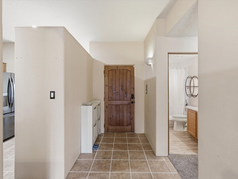 Building Photo - 3224 Nizhoni Dr