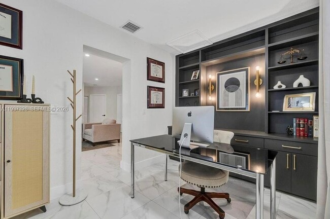 Building Photo - 6470 SW 27th St