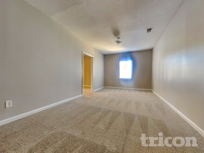 Building Photo - 6260 Phillips Lake Way