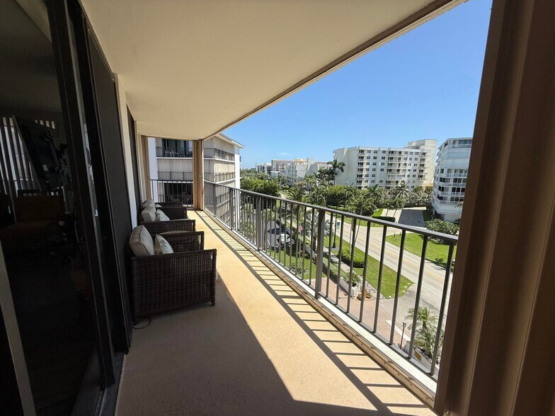 Building Photo - 3545 S Ocean Blvd