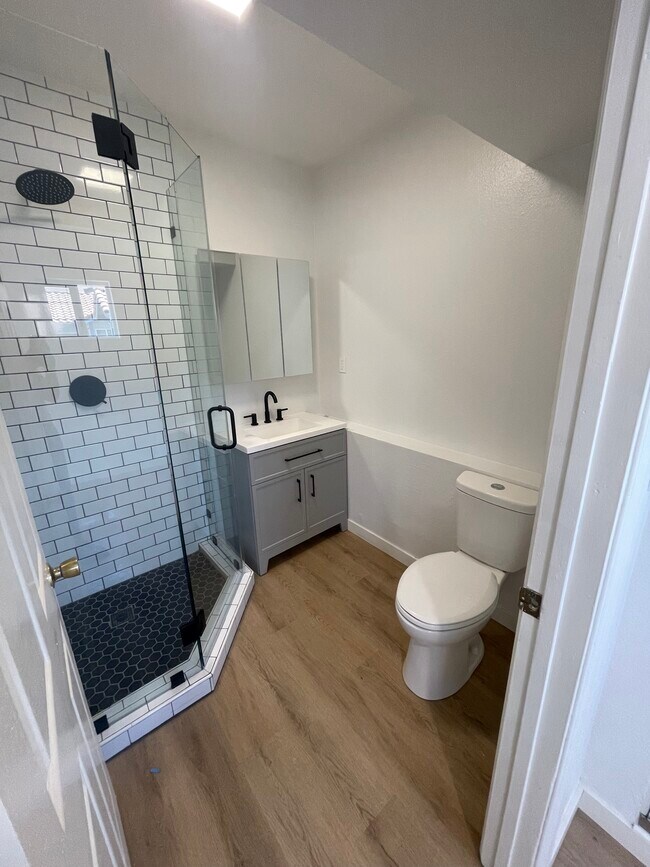 Updated bathroom - 22002 Prairie St