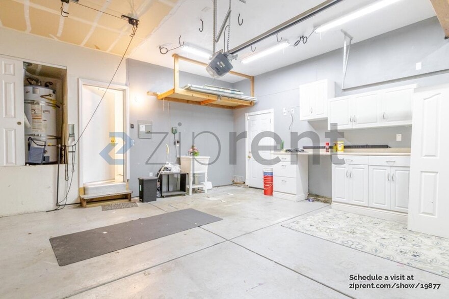 Building Photo - 401 Donaldson Ct