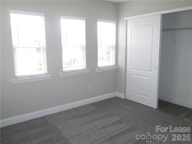 Building Photo - 12623 Cumberland Cove Dr
