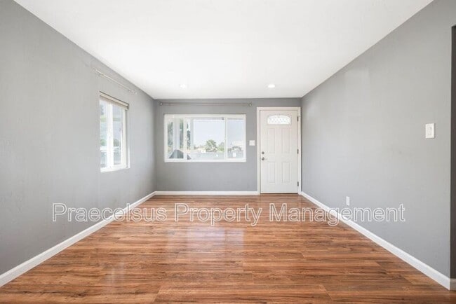 Building Photo - 311 Date St