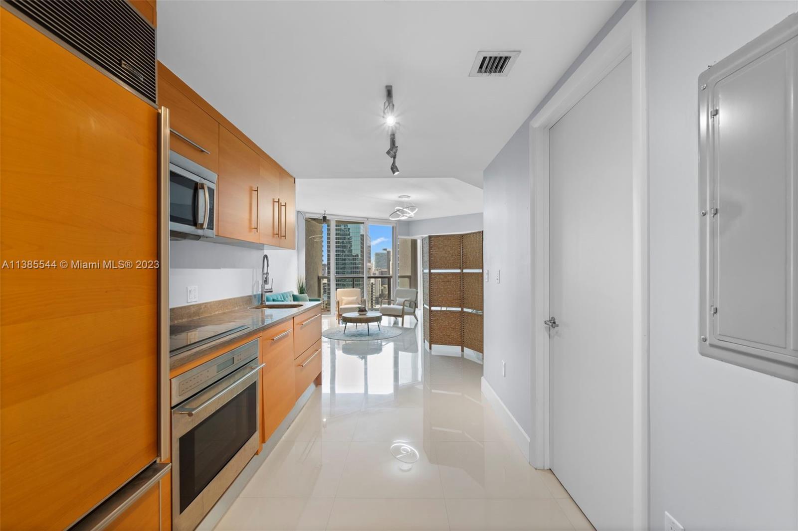 Building Photo - 475 Brickell Ave