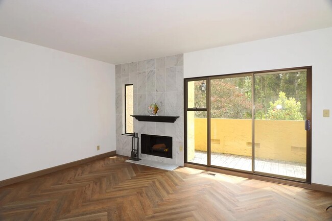 Building Photo - 128 Galewood Cir