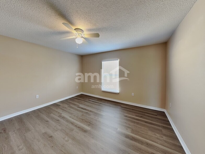 Building Photo - 1019 Brenton Leaf Dr