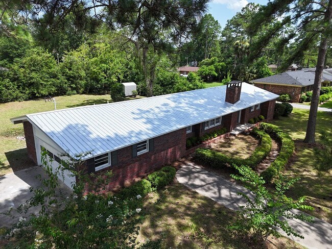 Building Photo - 1401 Magnolia St