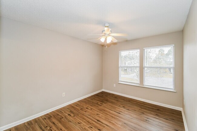 Building Photo - 2236 Fresco Dr