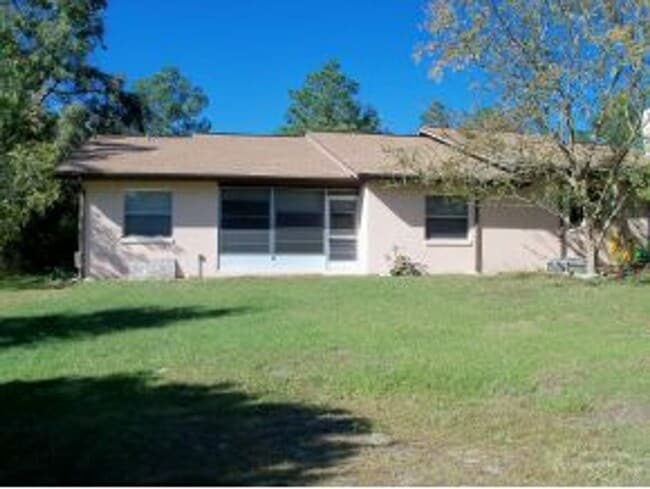Building Photo - Spacious 3BR/2BA Home in Rainbow Acres – L...