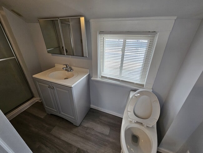 Building Photo - 1762 E 33rd St