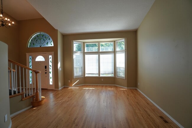 Building Photo - 2747 E Migratory Dr