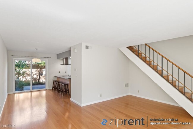 Building Photo - 2 br, 1.5 bath Condo - 125 Connemara way, ...