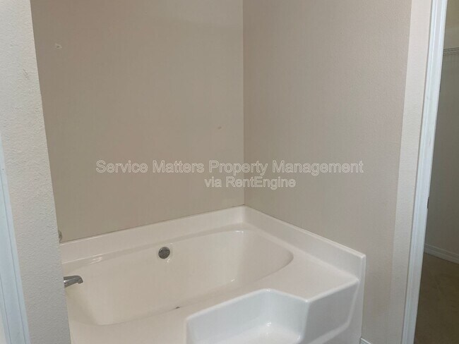 Building Photo - 6940 Hardwood Ct