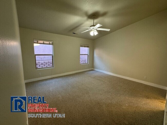 Building Photo - Sedona Hills Home