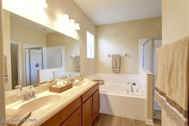 Building Photo - 5834 Trieda Dr
