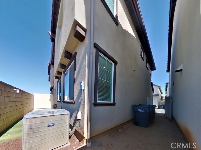 Building Photo - 28097 Cookhouse Ln