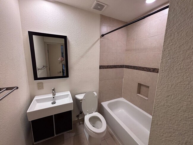 Building Photo - 108-E Eden at Avondale