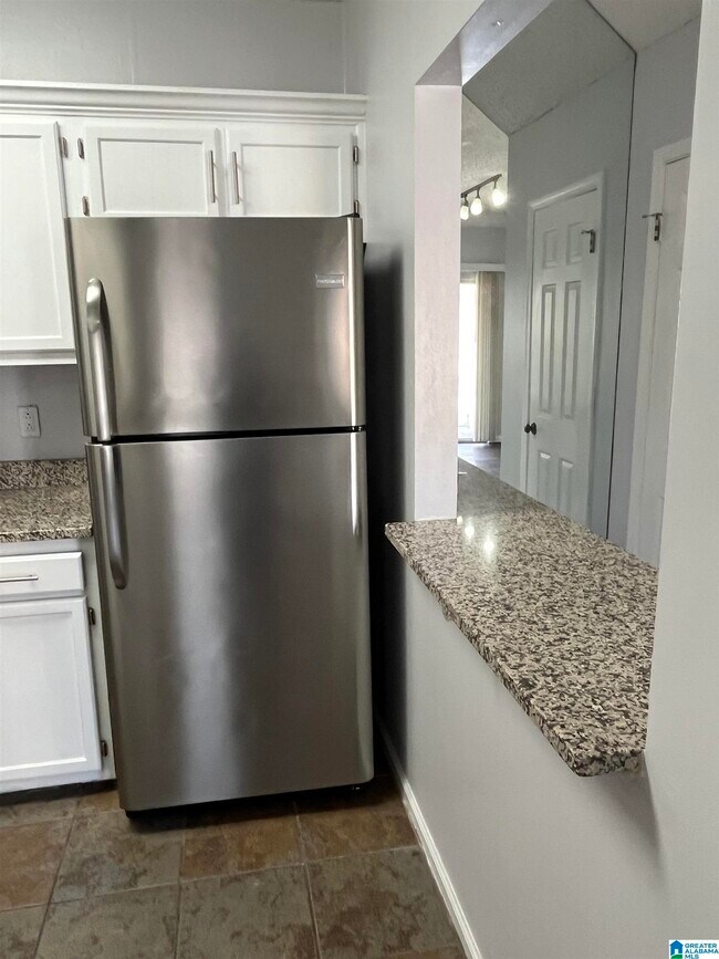 Building Photo - 1932 Waterford Pl