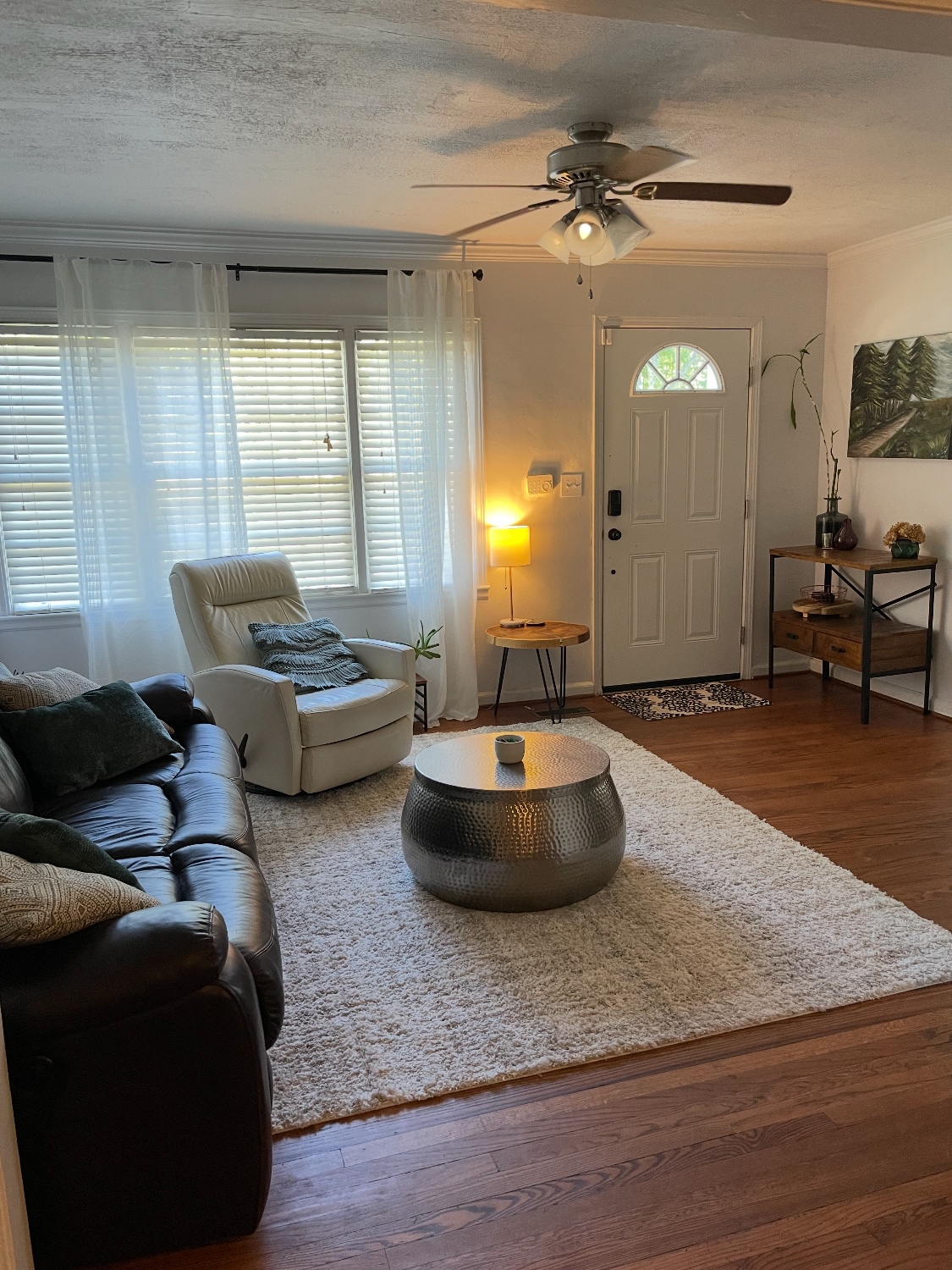 Entryway / Living Room - 1659 Dresden Dr NE