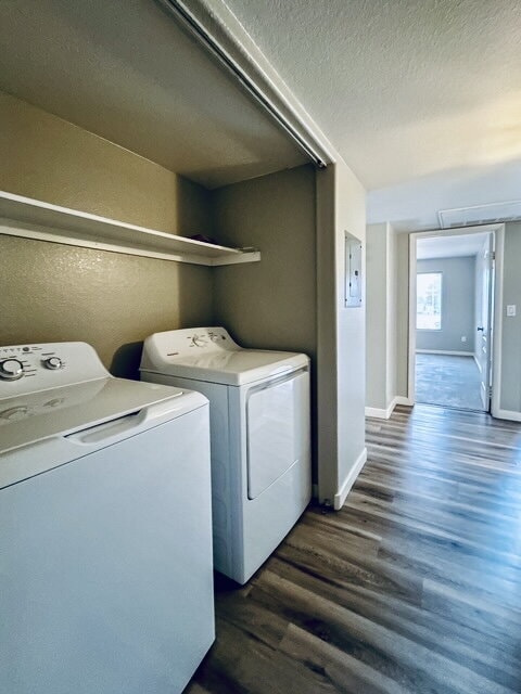 Building Photo - Updated Upstairs 3BD/2BA Condo in Gated Community w/ Resort-Style Pools + Fitness Room