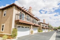 Building Photo - Willow Crest Townhome Aparmtents