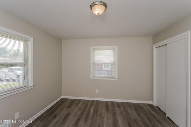 Building Photo - 8300 Pandorea Dr