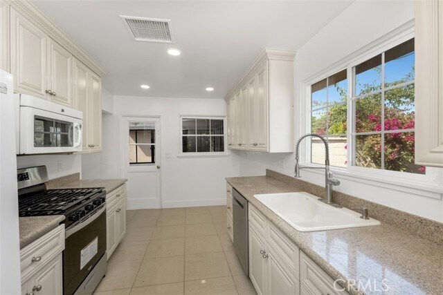 Building Photo - 6172 San Ricardo Way