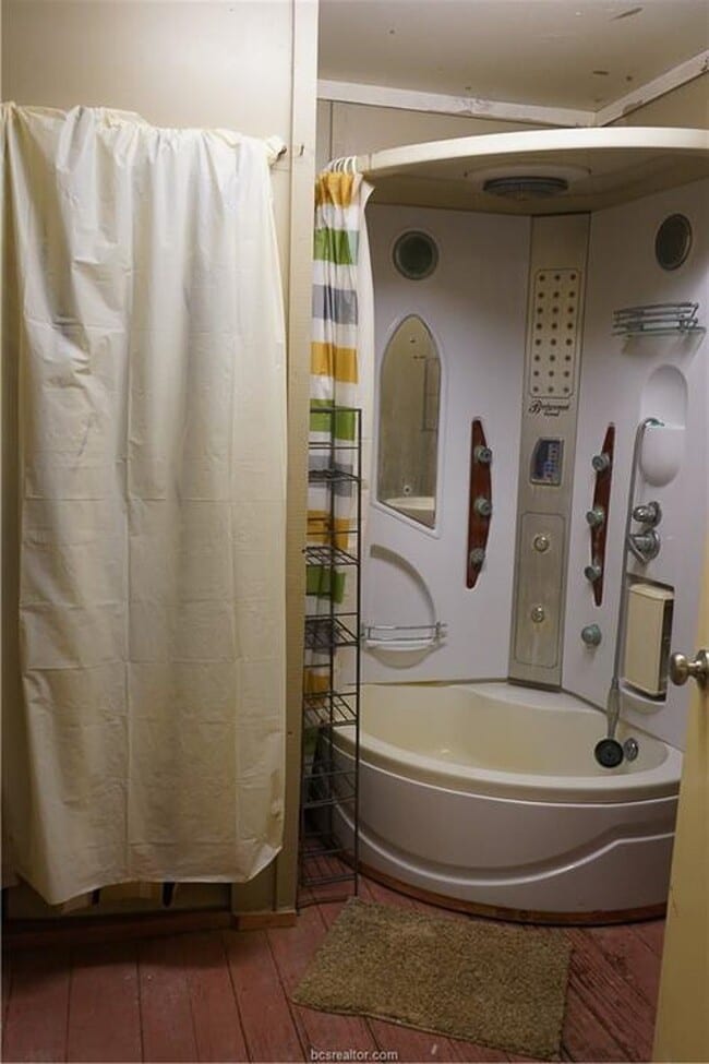 Building Photo - 6759 TX-105